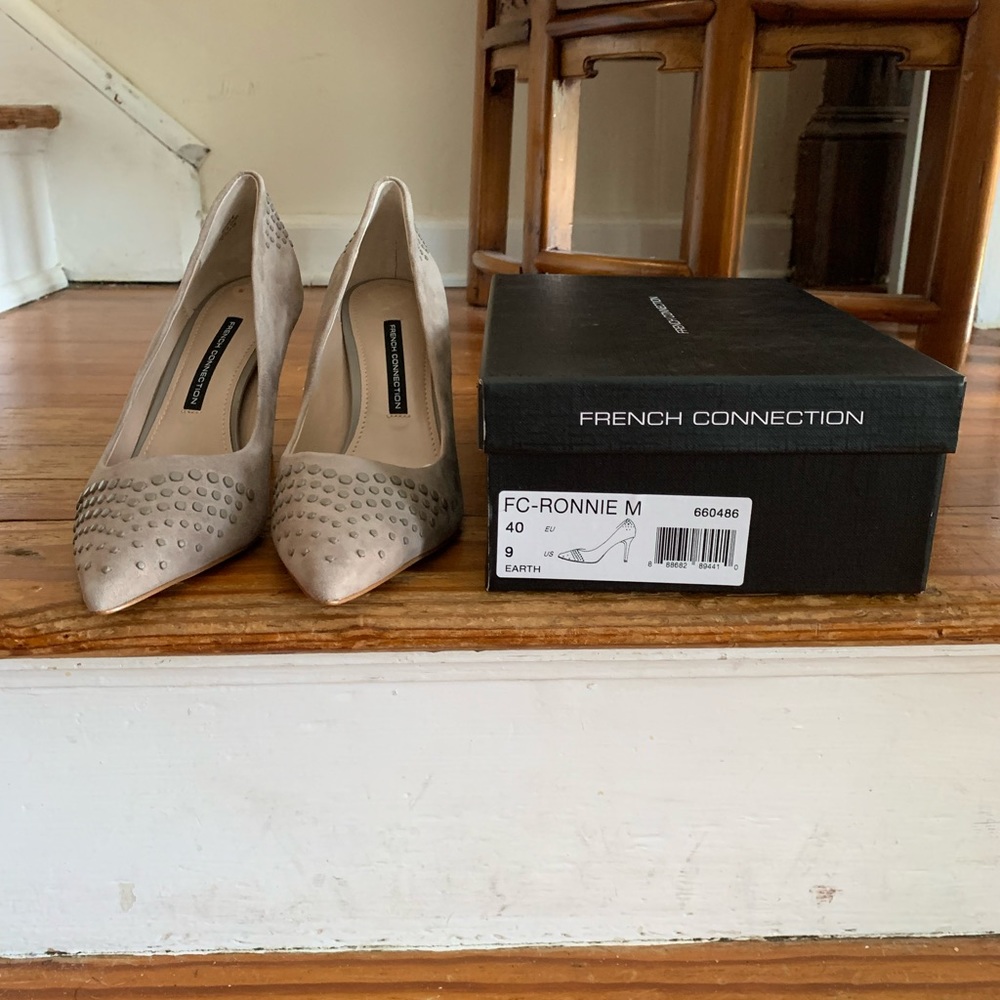 Never worn. Beautiful shoes